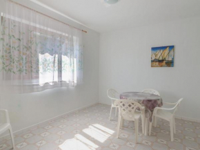 Seafront Apartments Olivera-Two Bedroom Apartment with Patio Ton i